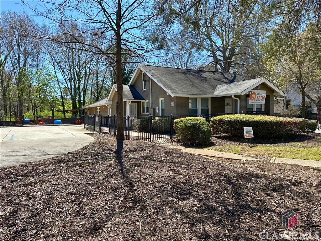 895 Oglethorpe Avenue