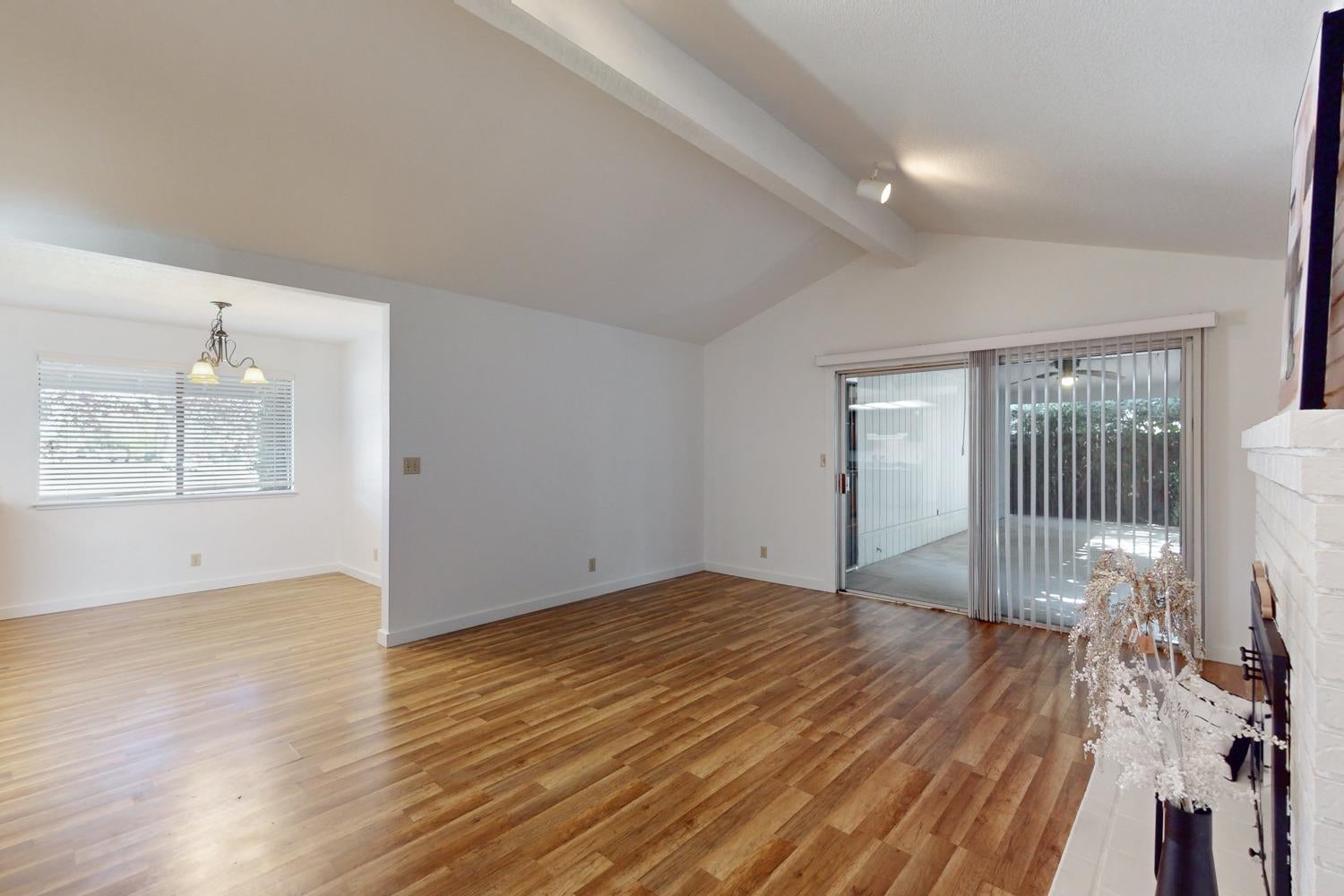 1550 Elizabeth Lane