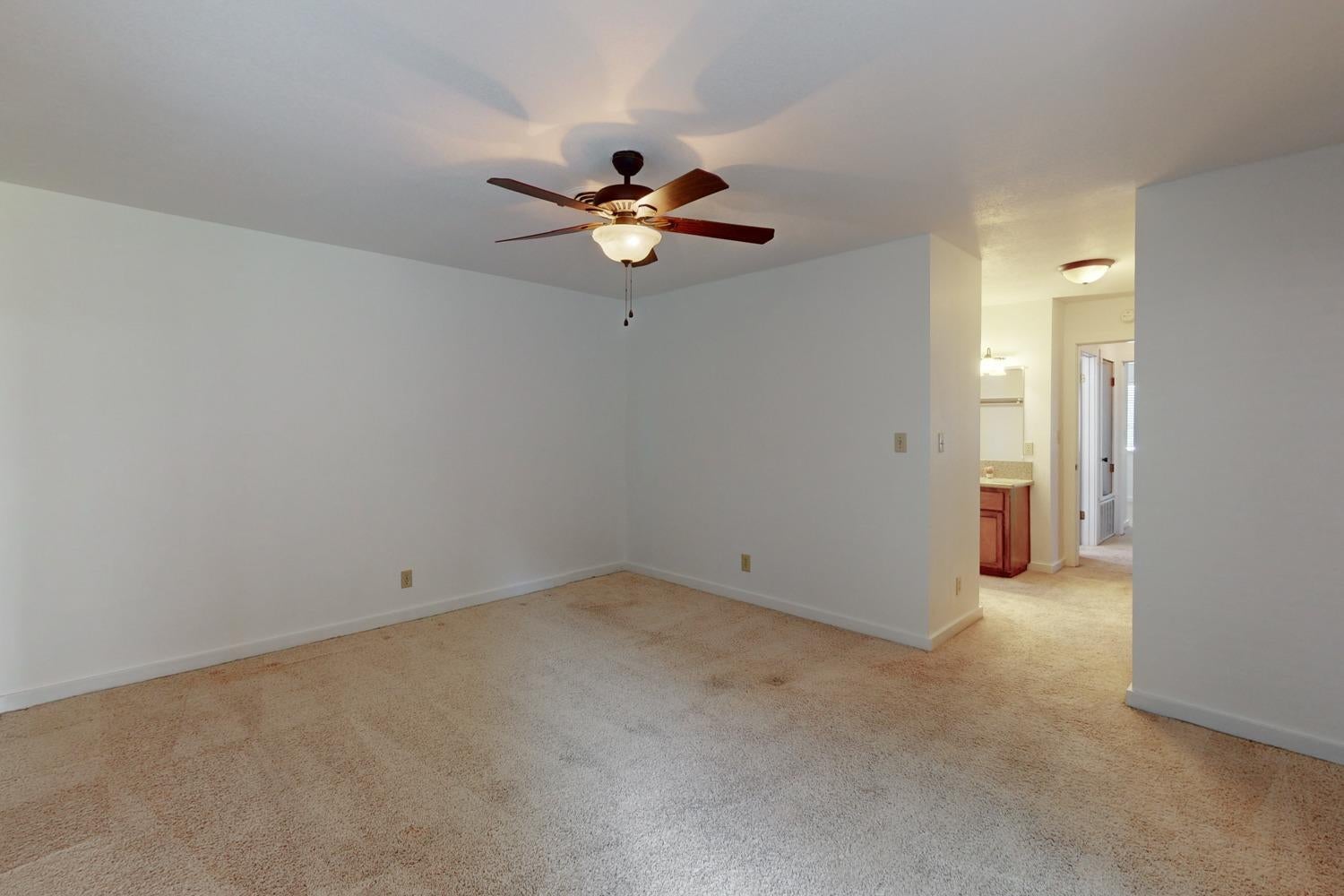 1550 Elizabeth Lane