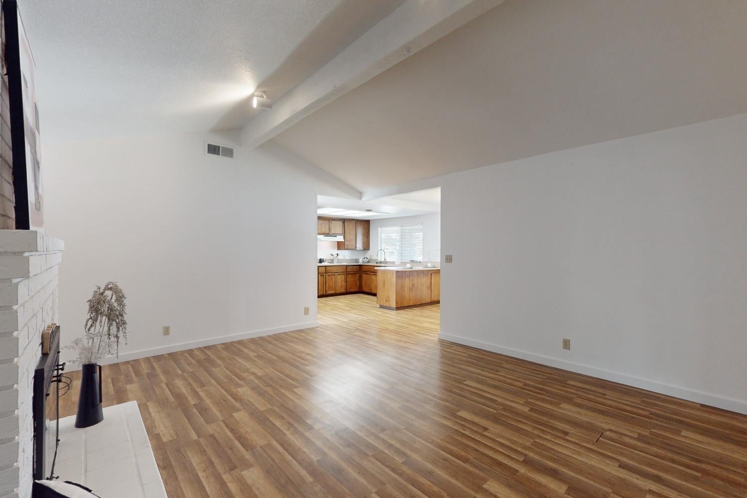 1550 Elizabeth Lane