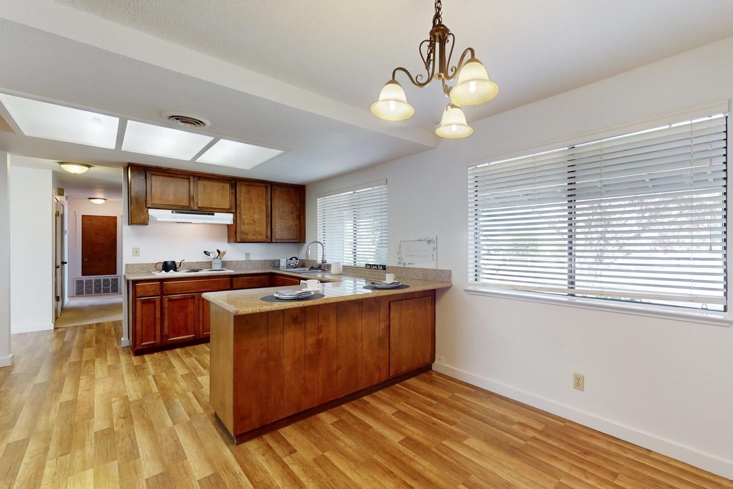 1550 Elizabeth Lane