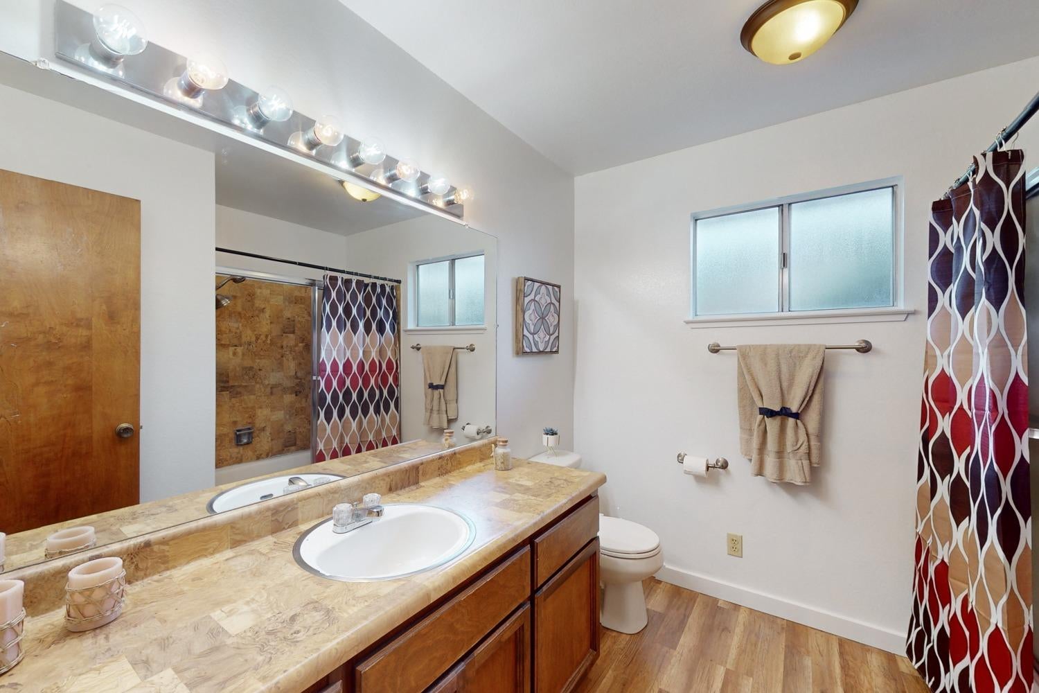 1550 Elizabeth Lane