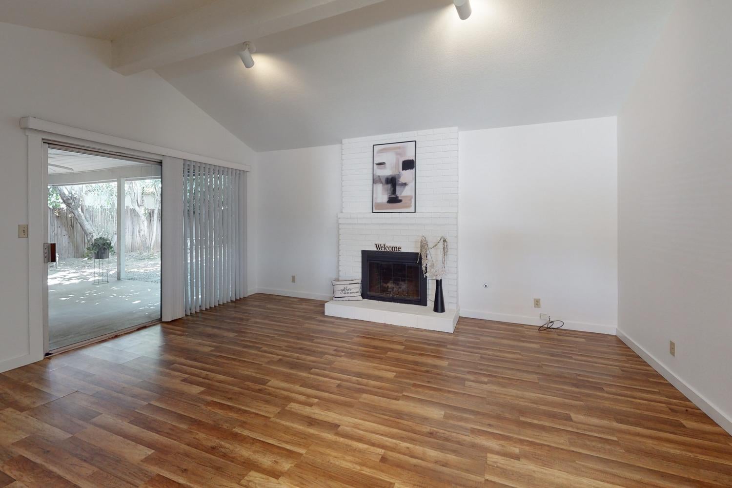 1550 Elizabeth Lane