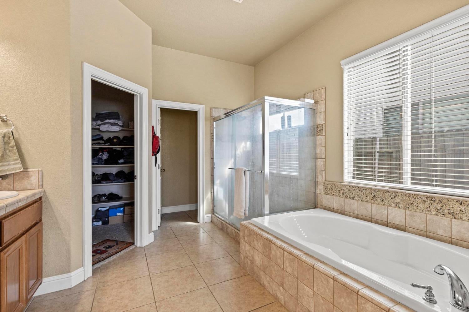 5582 Peach Tree Drive
