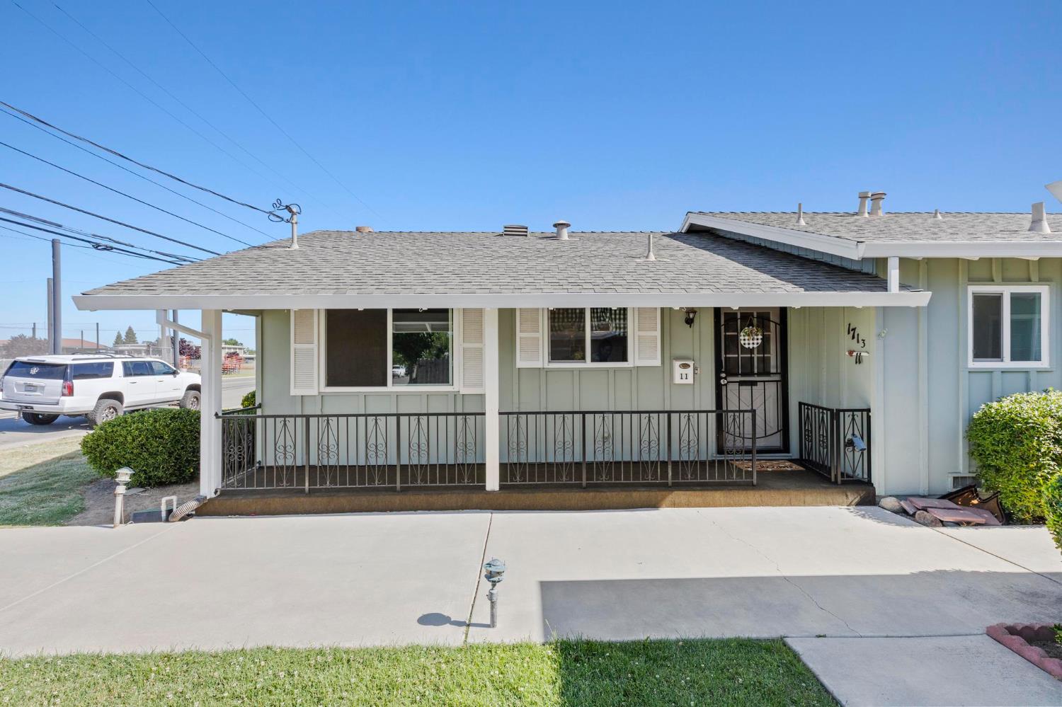1713 Ramirez Street 11
