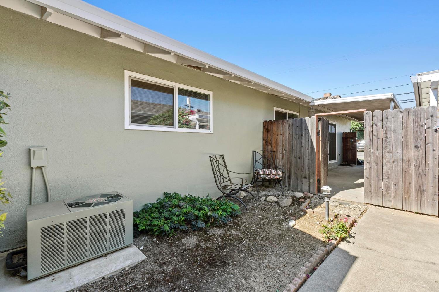 1713 Ramirez Street 11