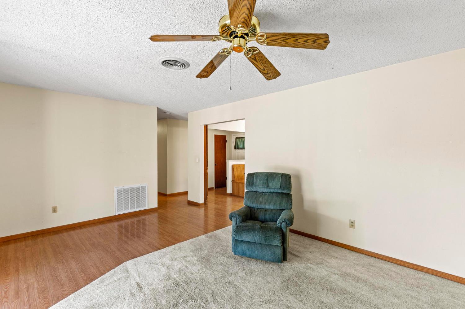 1785 Ash Way