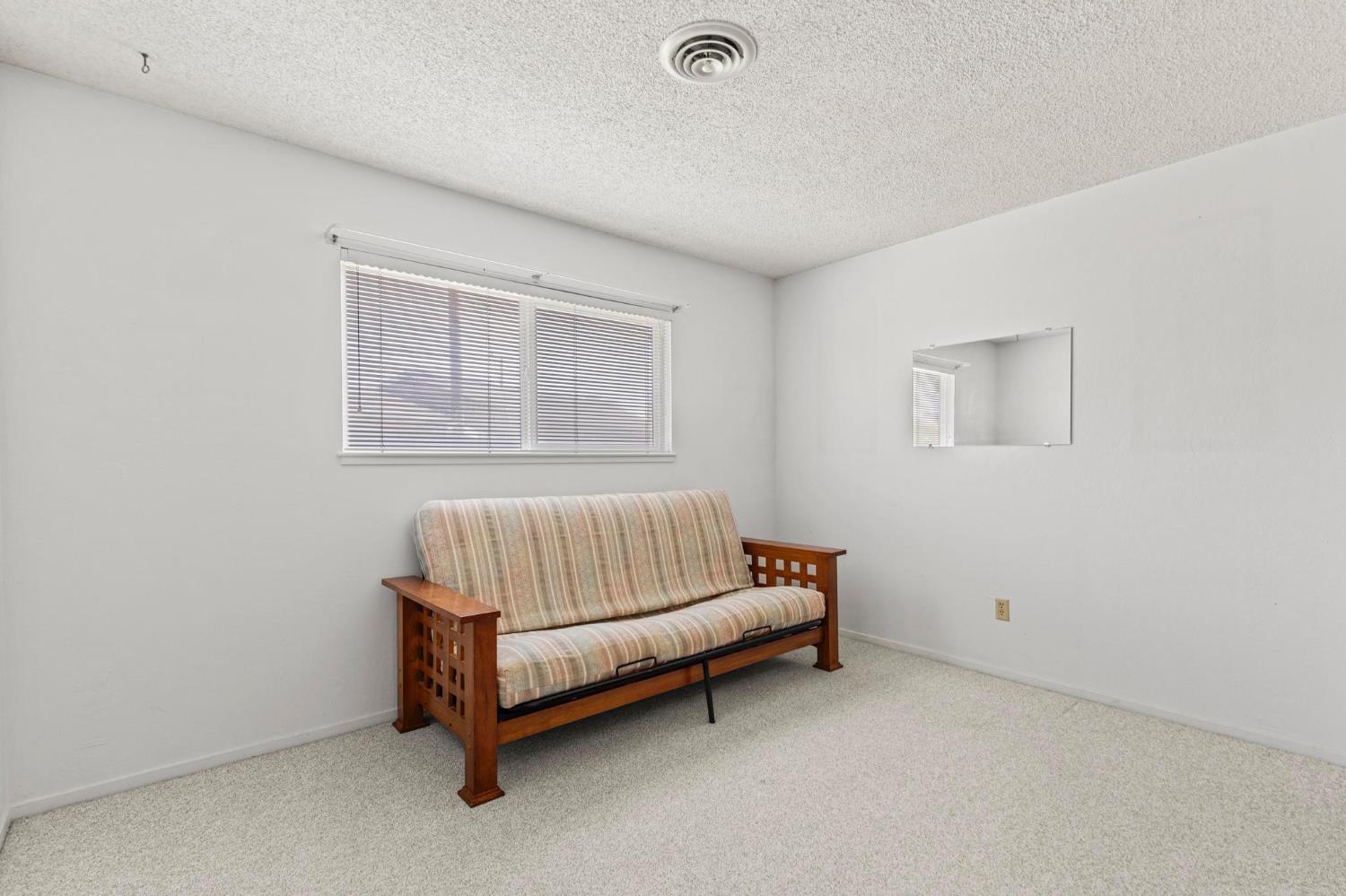 1785 Ash Way