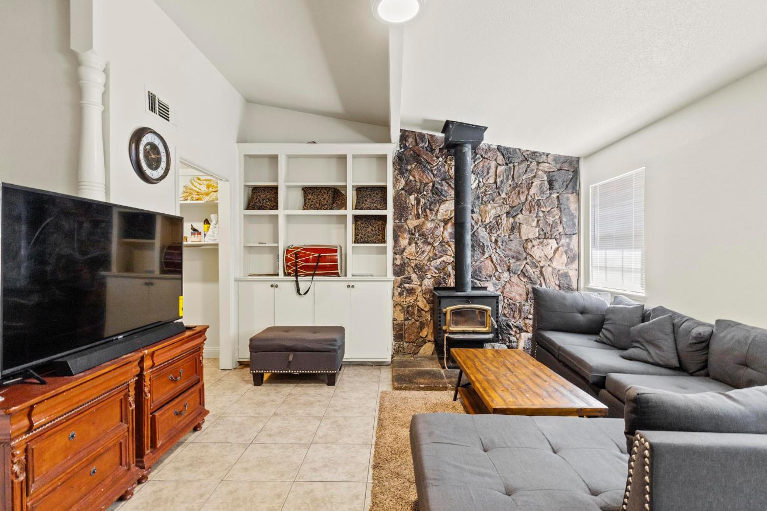 386 N Barrett Road
