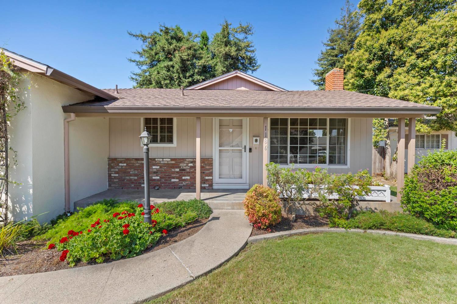 1186 Maple Avenue