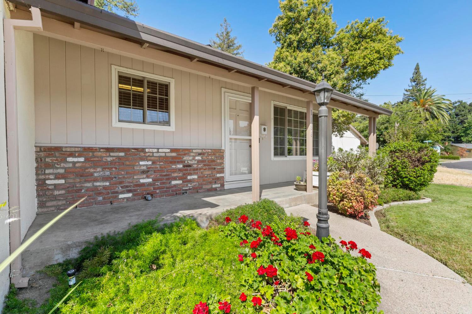 1186 Maple Avenue