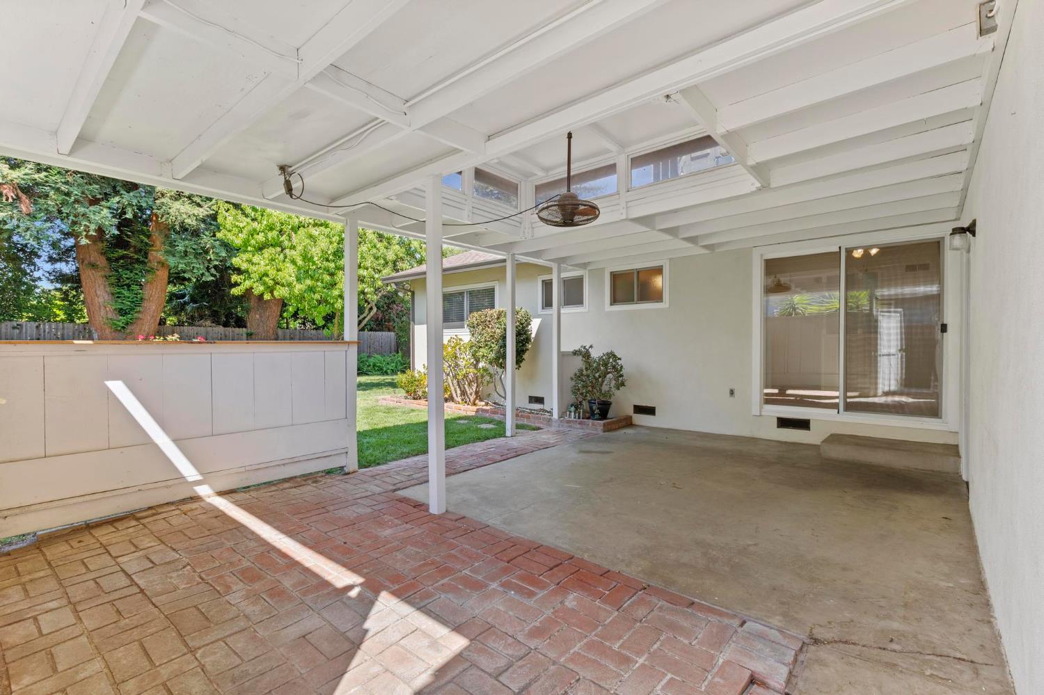 1186 Maple Avenue