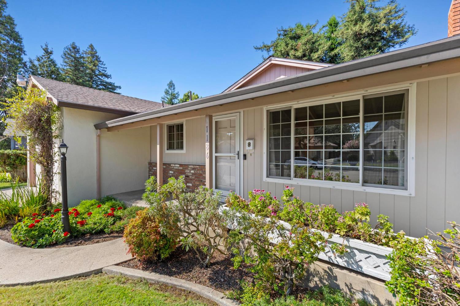 1186 Maple Avenue