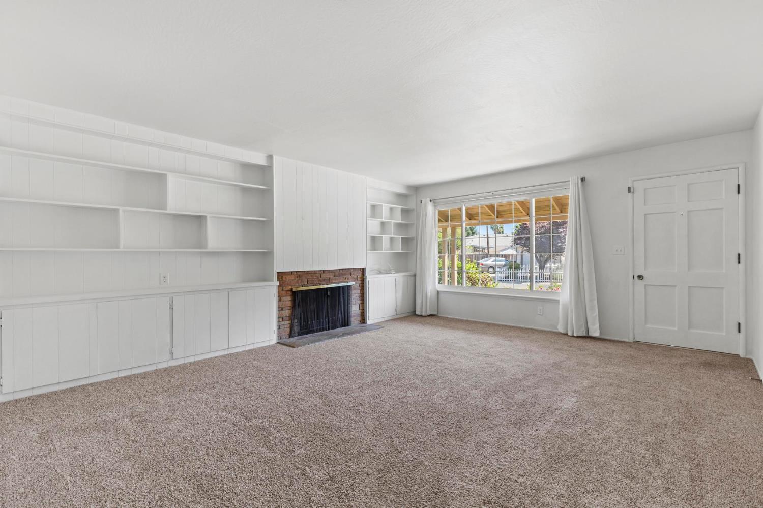 1186 Maple Avenue