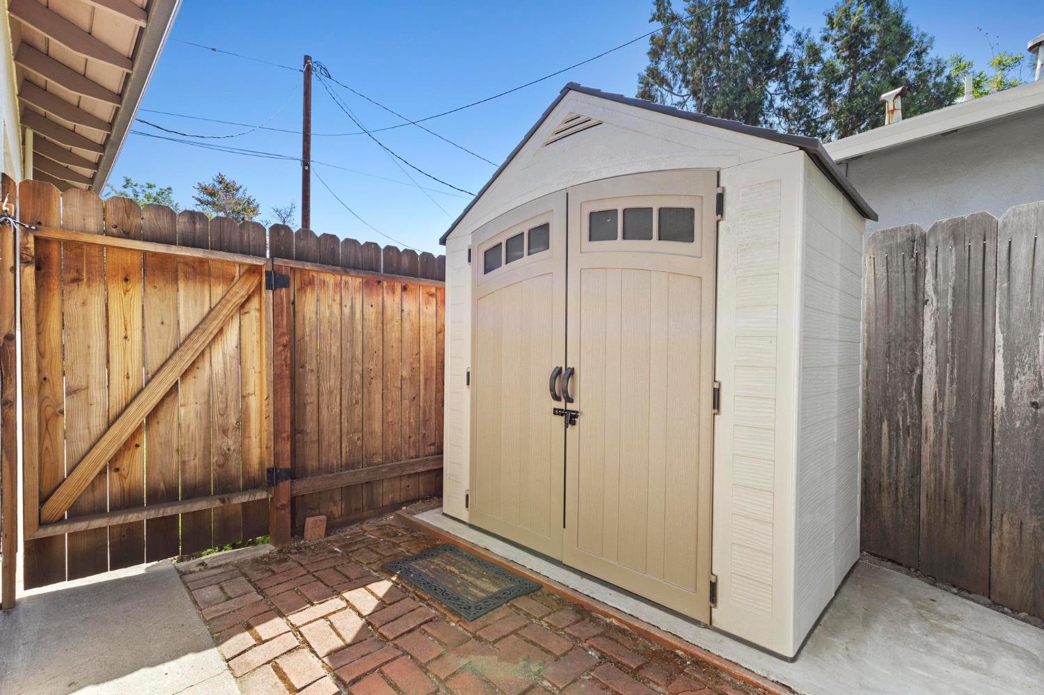 1186 Maple Avenue