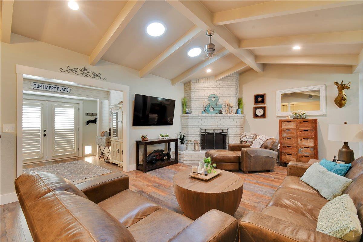 1620 Elizabeth Lane