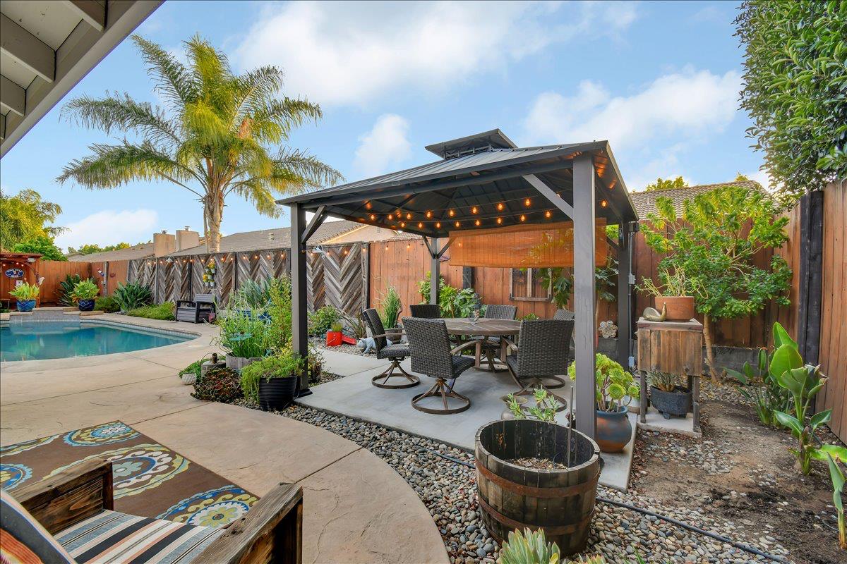 1620 Elizabeth Lane
