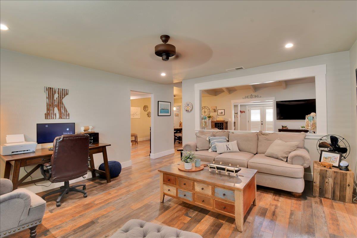 1620 Elizabeth Lane