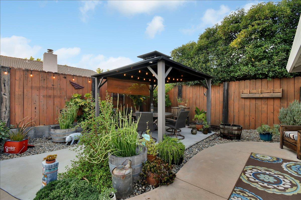 1620 Elizabeth Lane