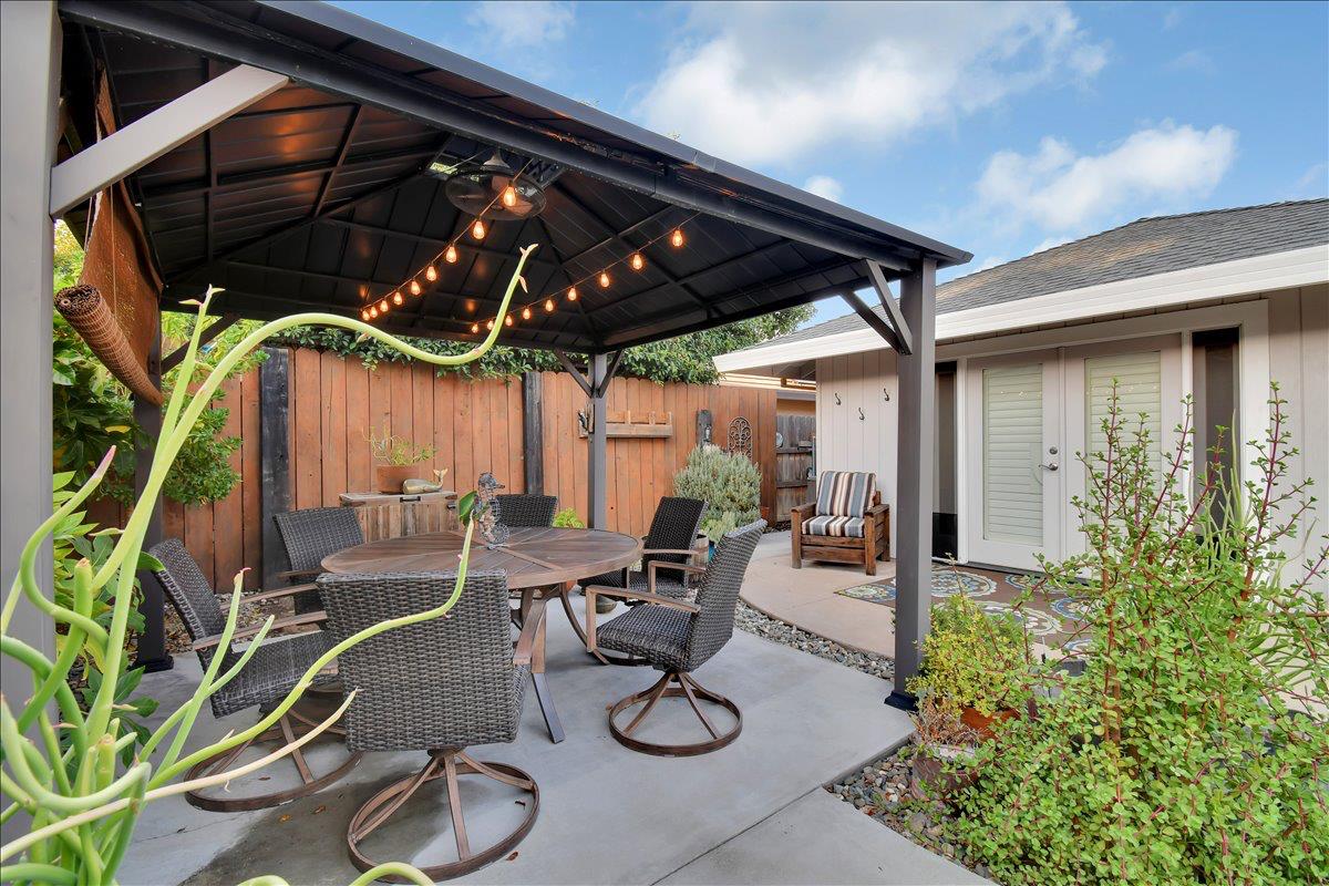 1620 Elizabeth Lane