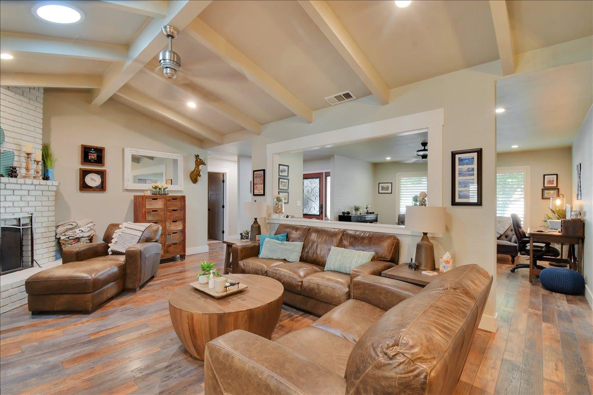 1620 Elizabeth Lane