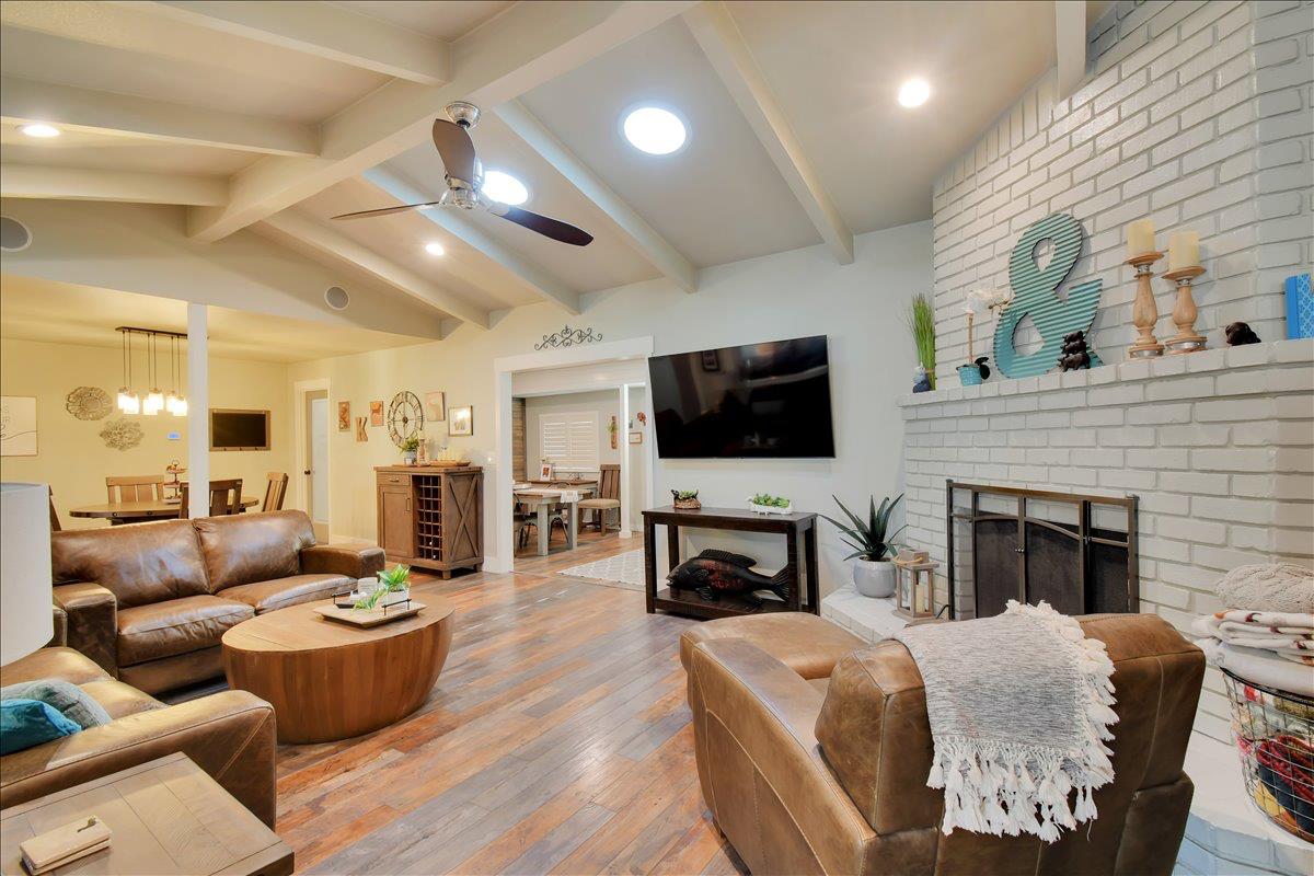 1620 Elizabeth Lane