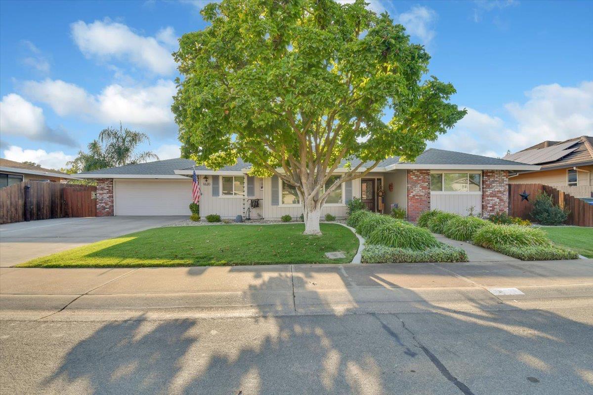 1620 Elizabeth Lane