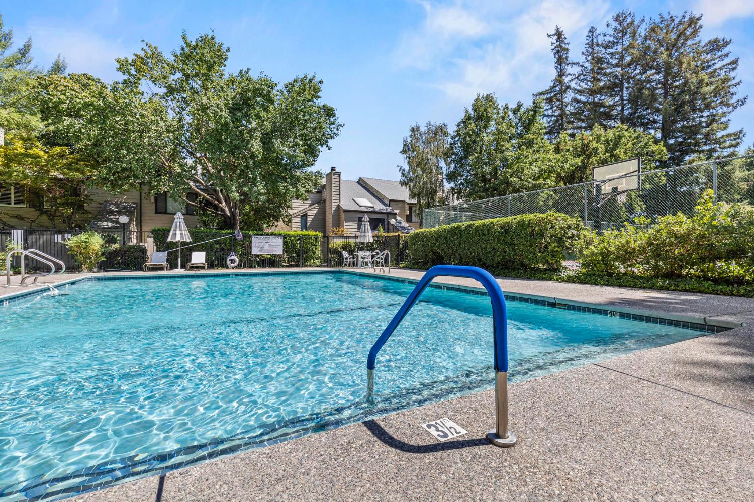 750 Lincoln Road 82