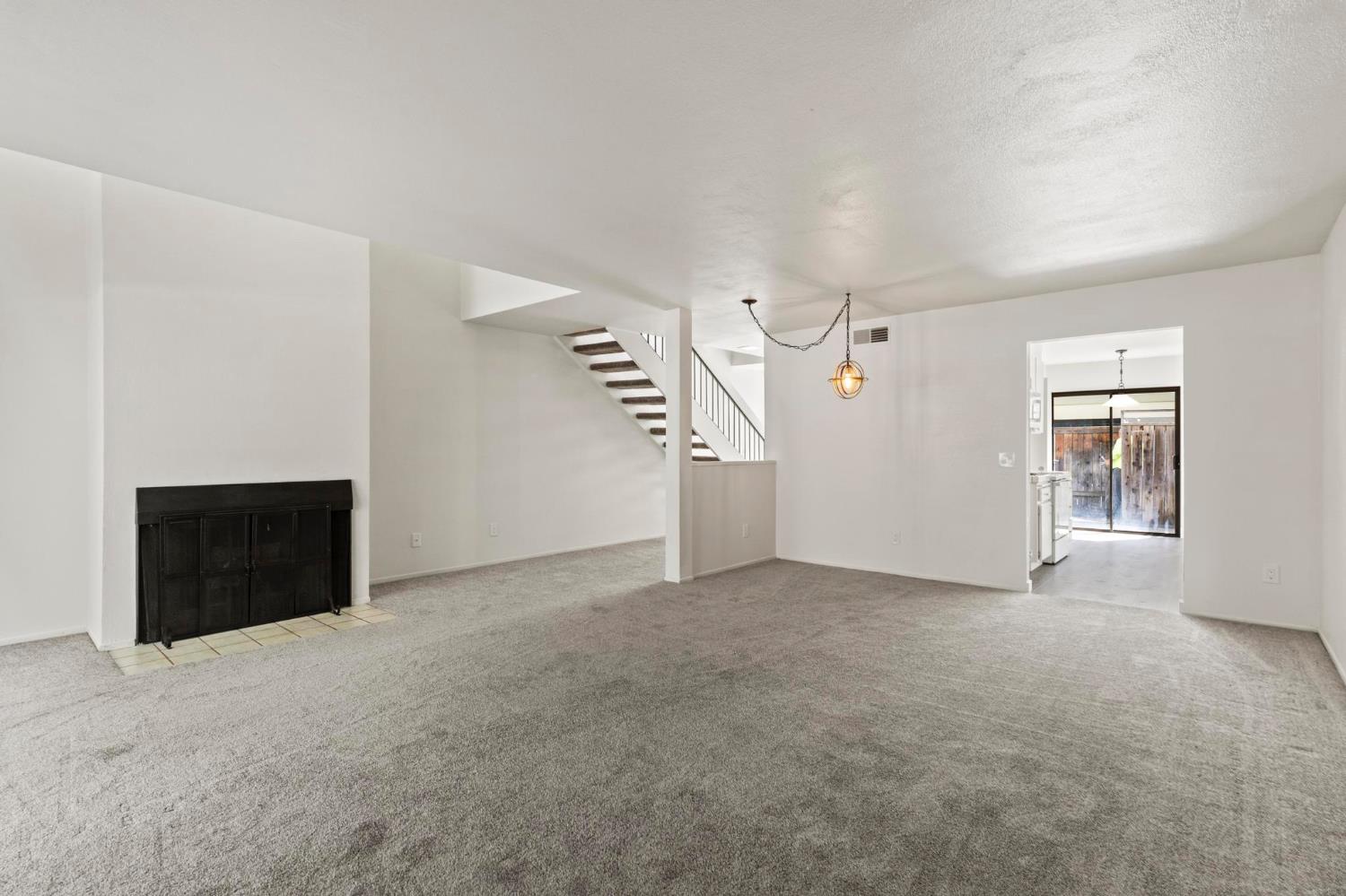 750 Lincoln Road 82