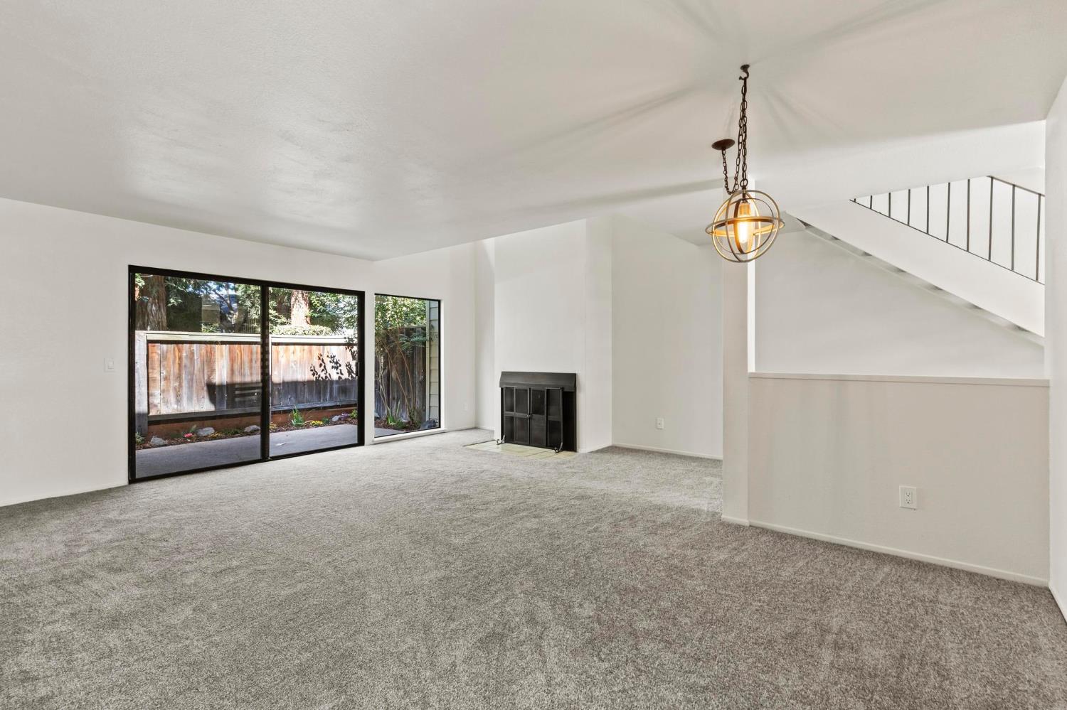 750 Lincoln Road 82