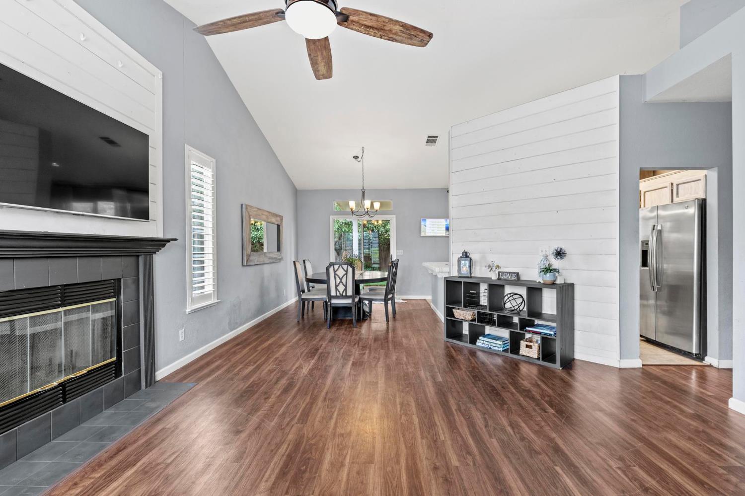 2441 Dove Court