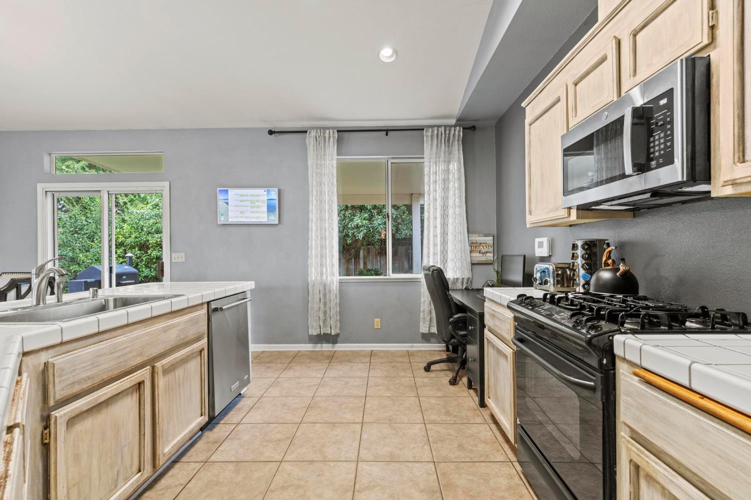 2441 Dove Court