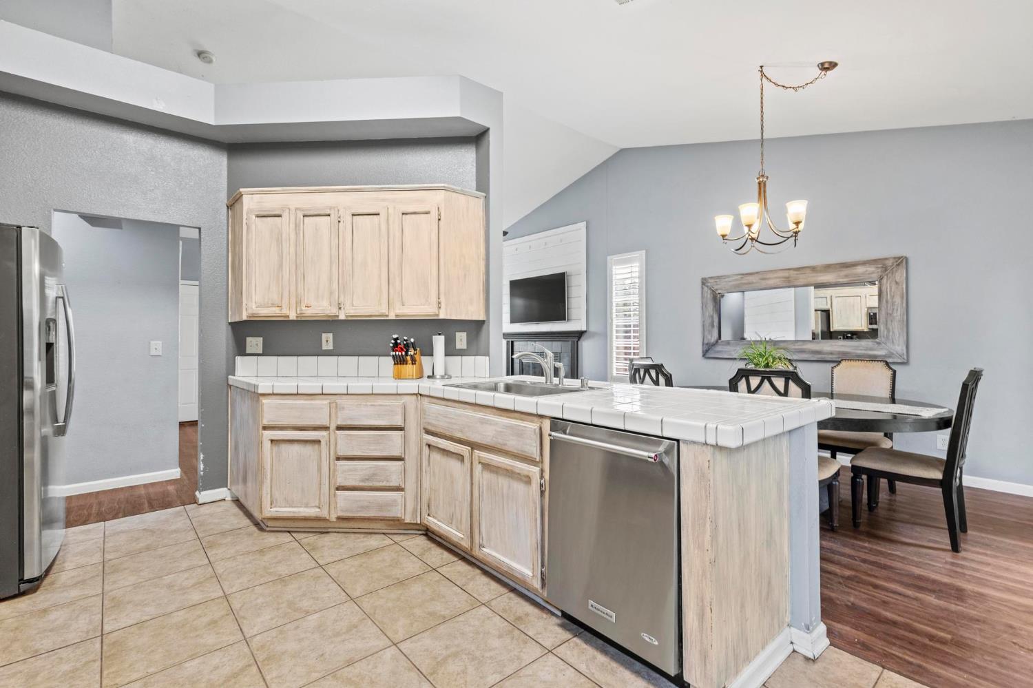 2441 Dove Court