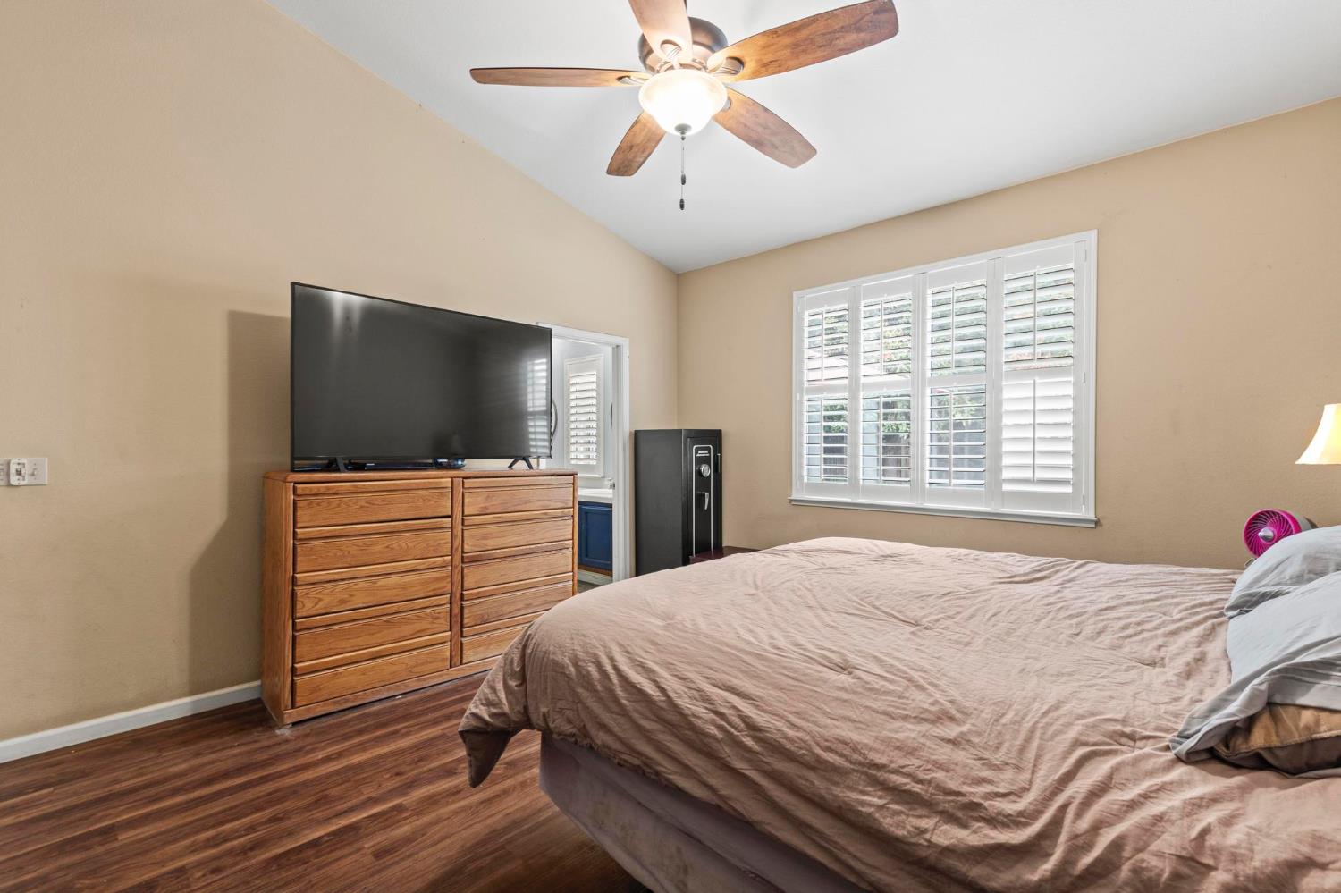 2441 Dove Court