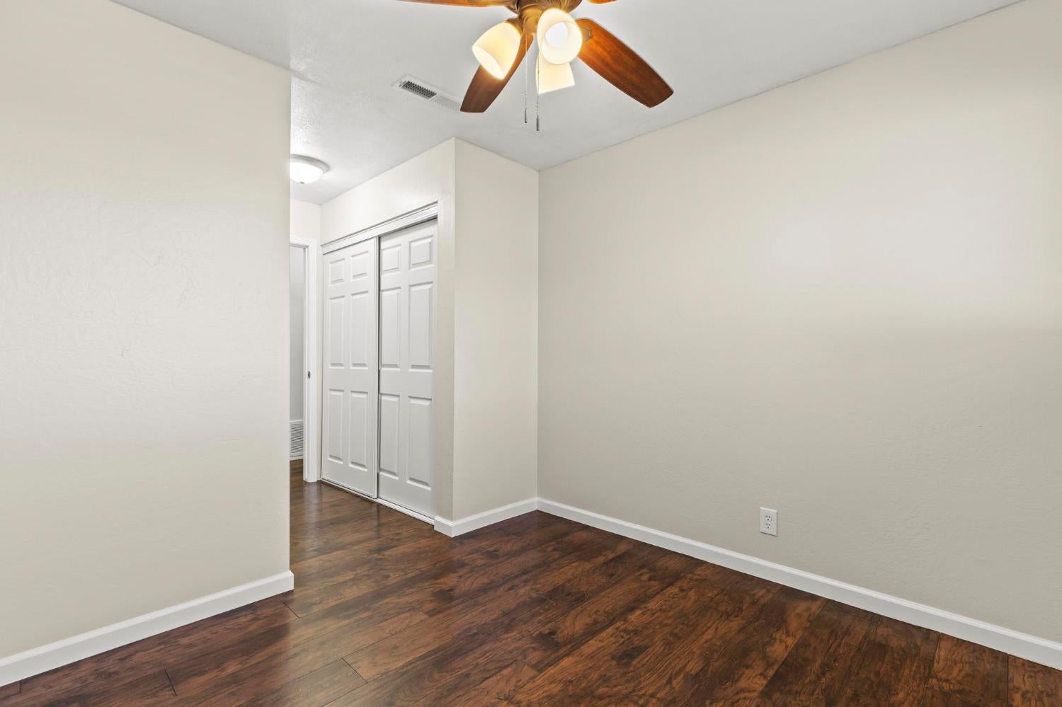 1542 Granada Way
