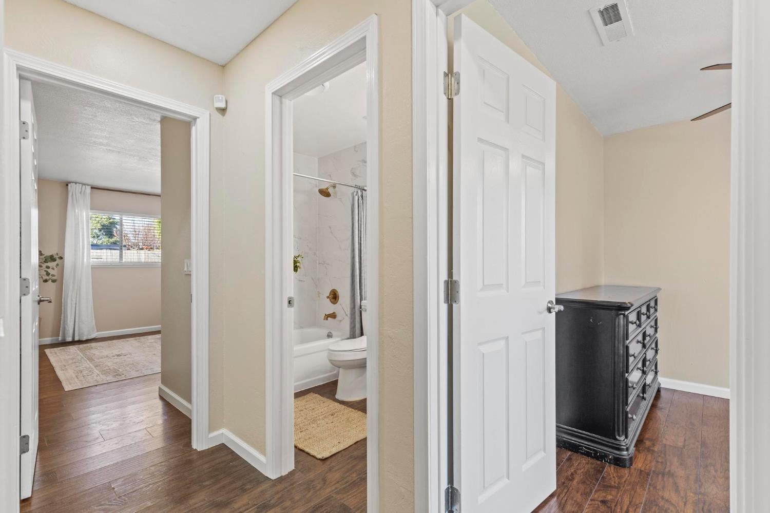 1542 Granada Way