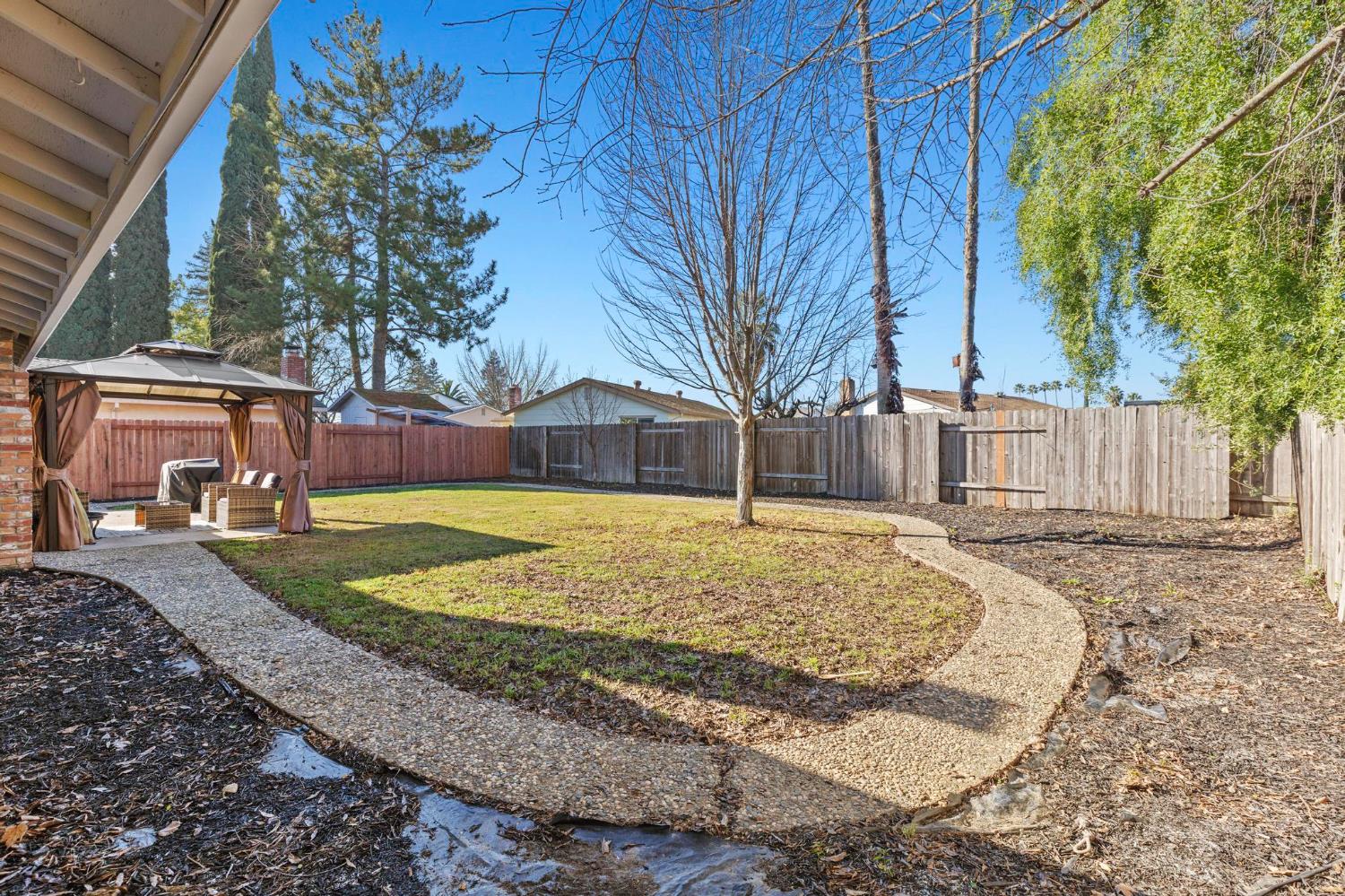 1542 Granada Way