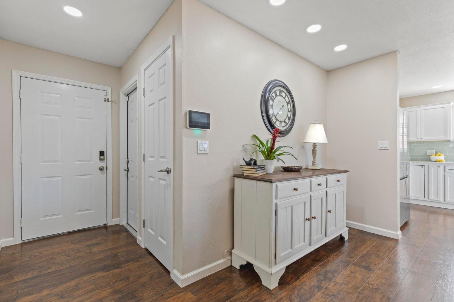 1542 Granada Way