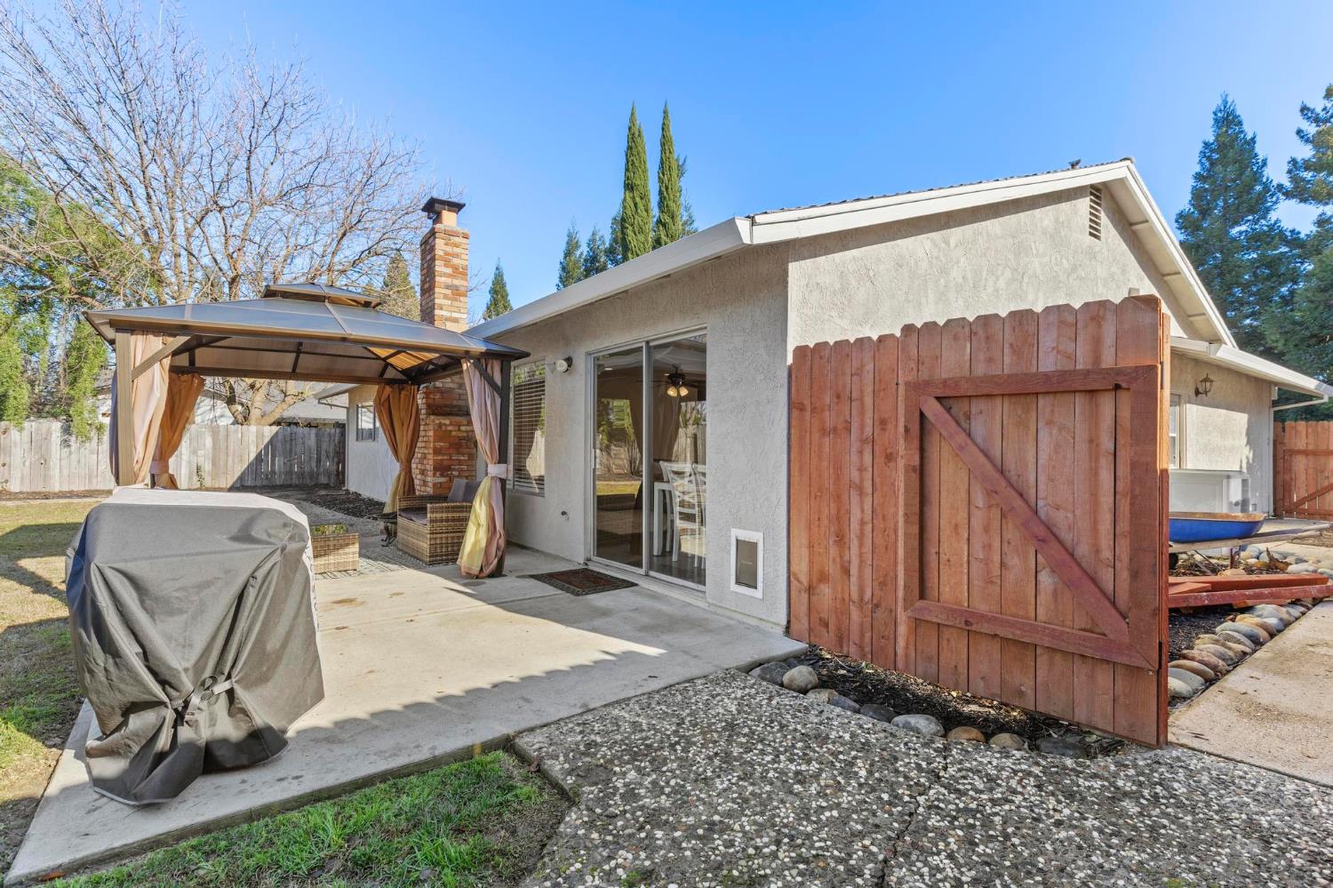 1542 Granada Way