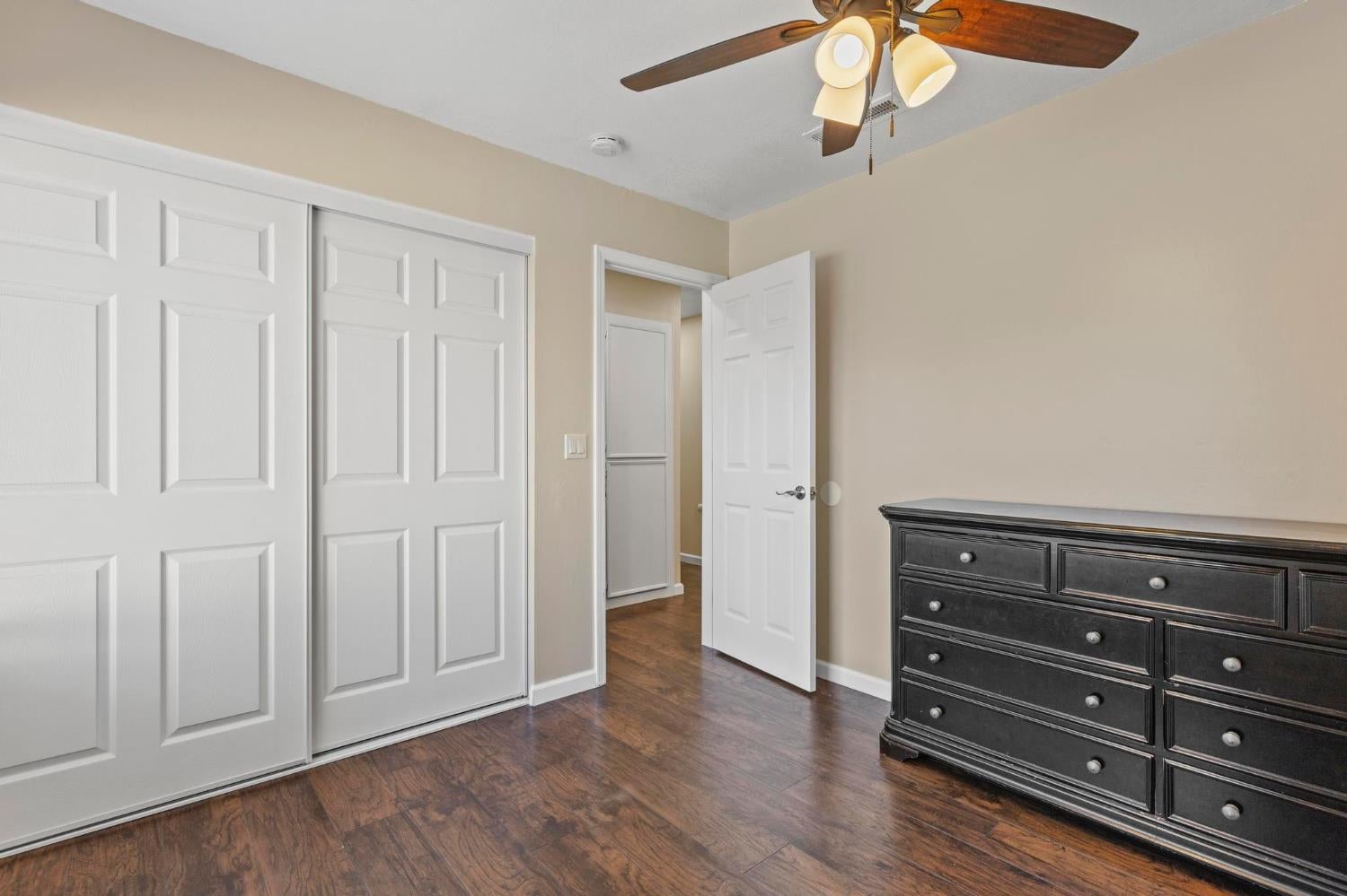 1542 Granada Way