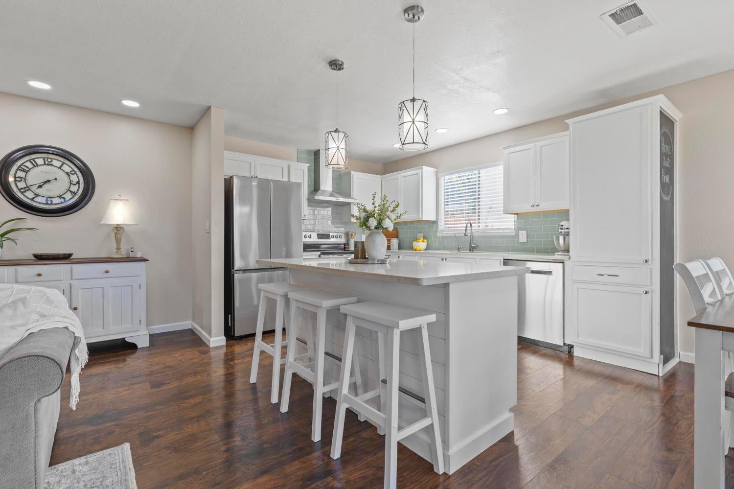 1542 Granada Way