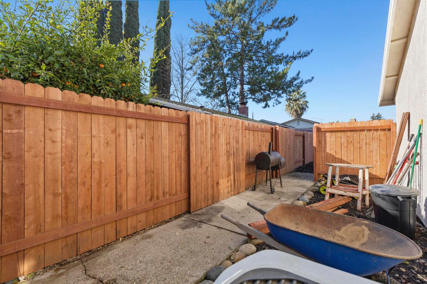 1542 Granada Way