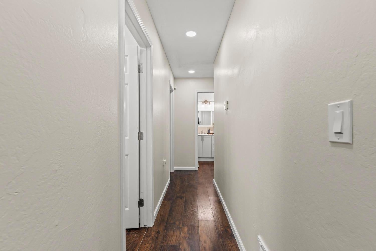 1542 Granada Way
