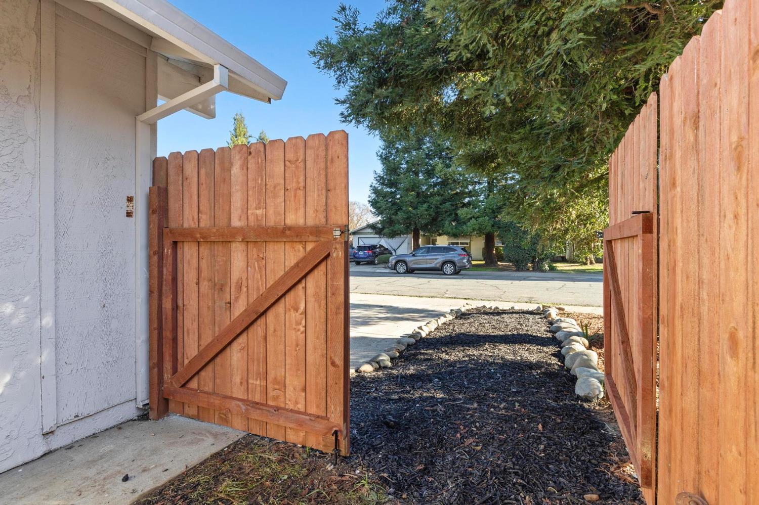 1542 Granada Way