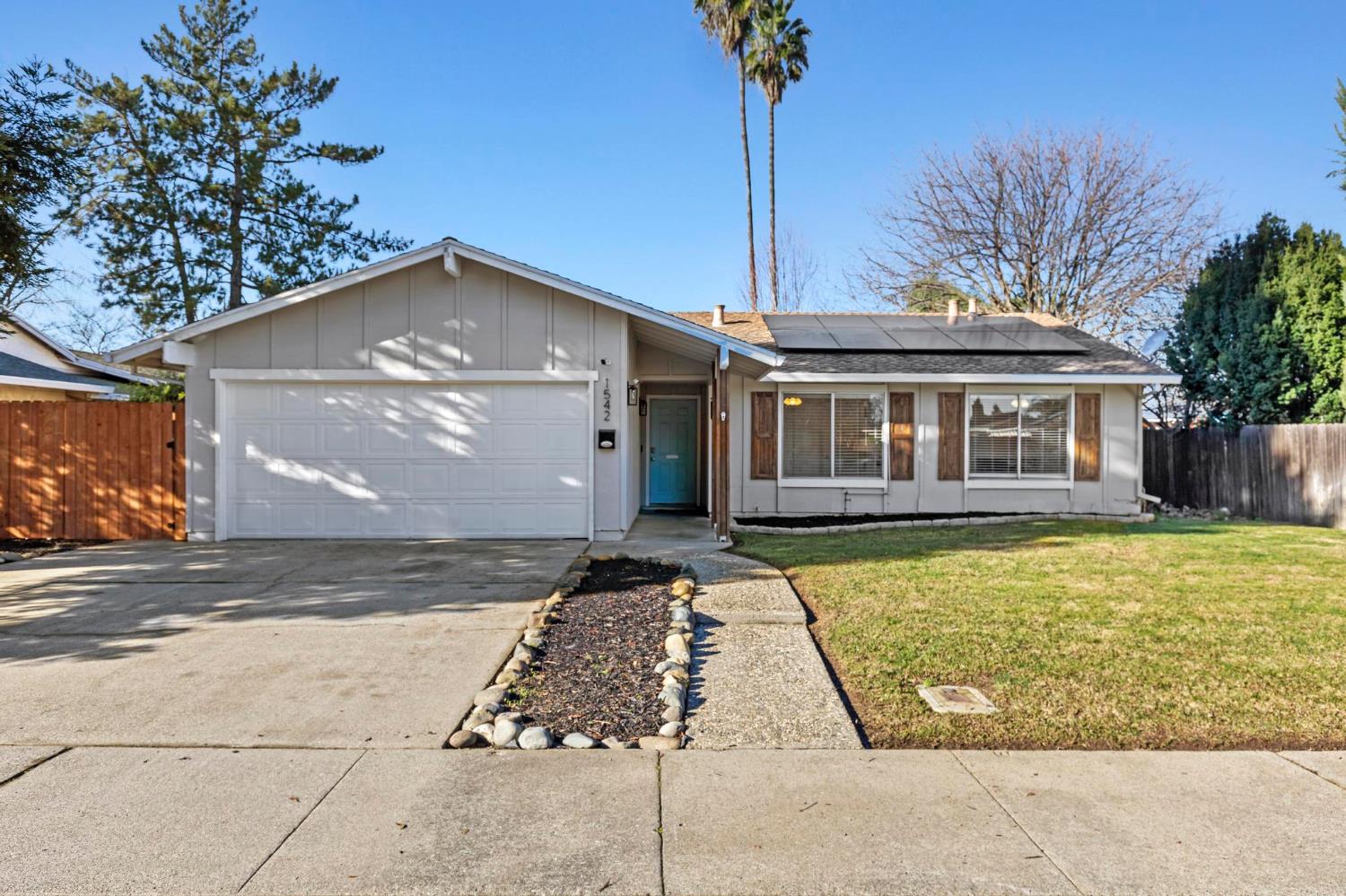 1542 Granada Way