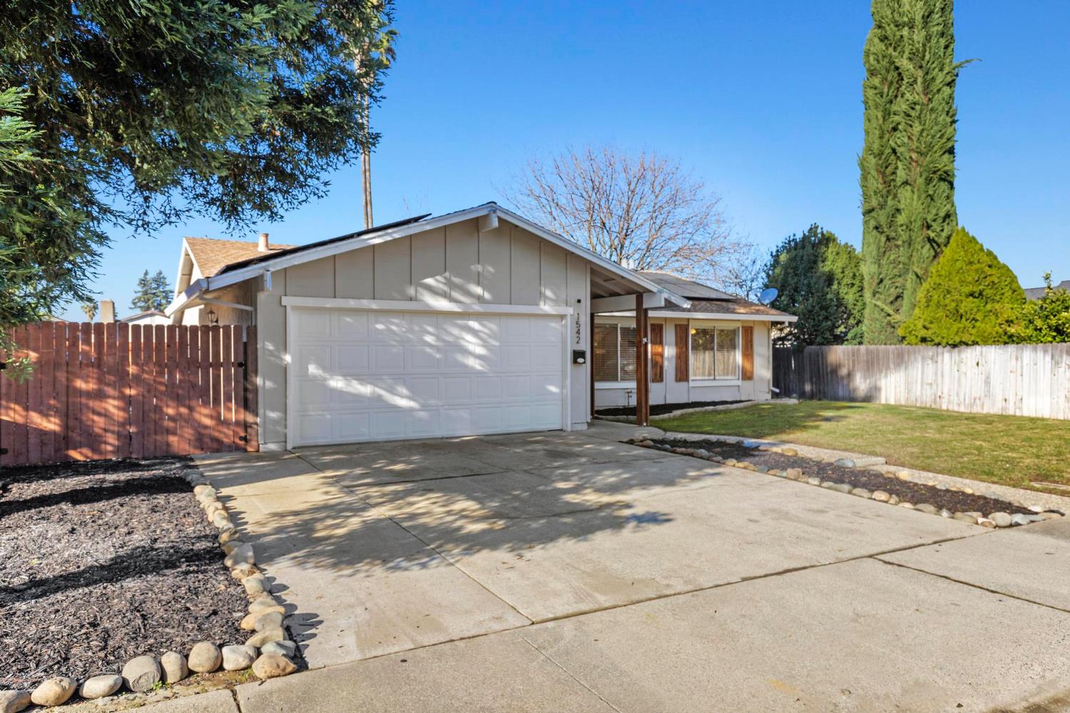 1542 Granada Way