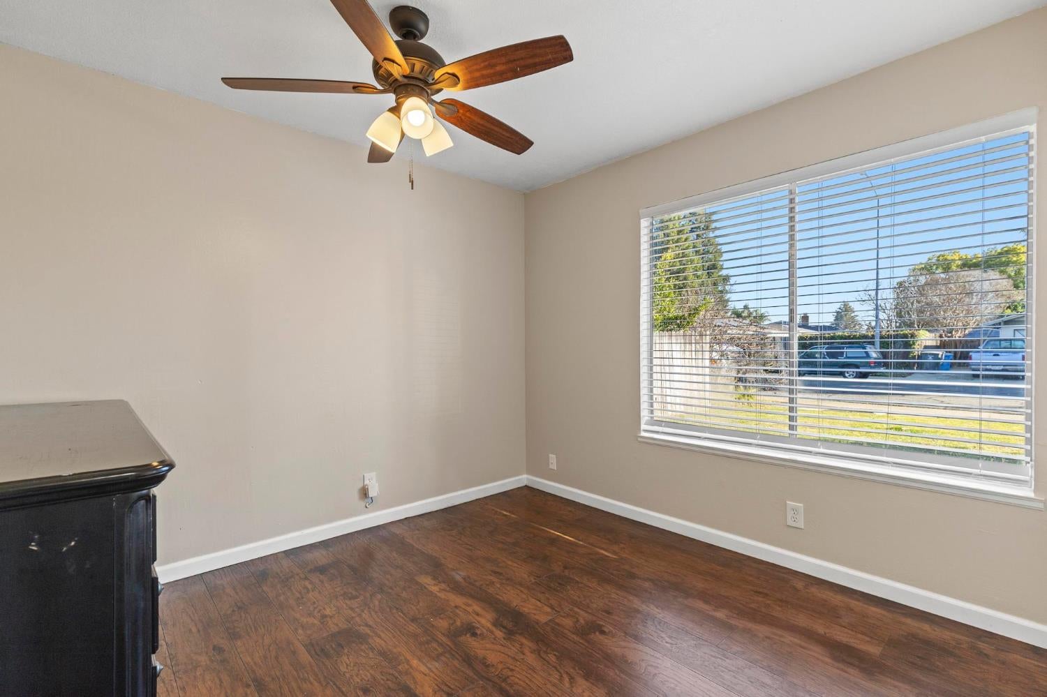 1542 Granada Way