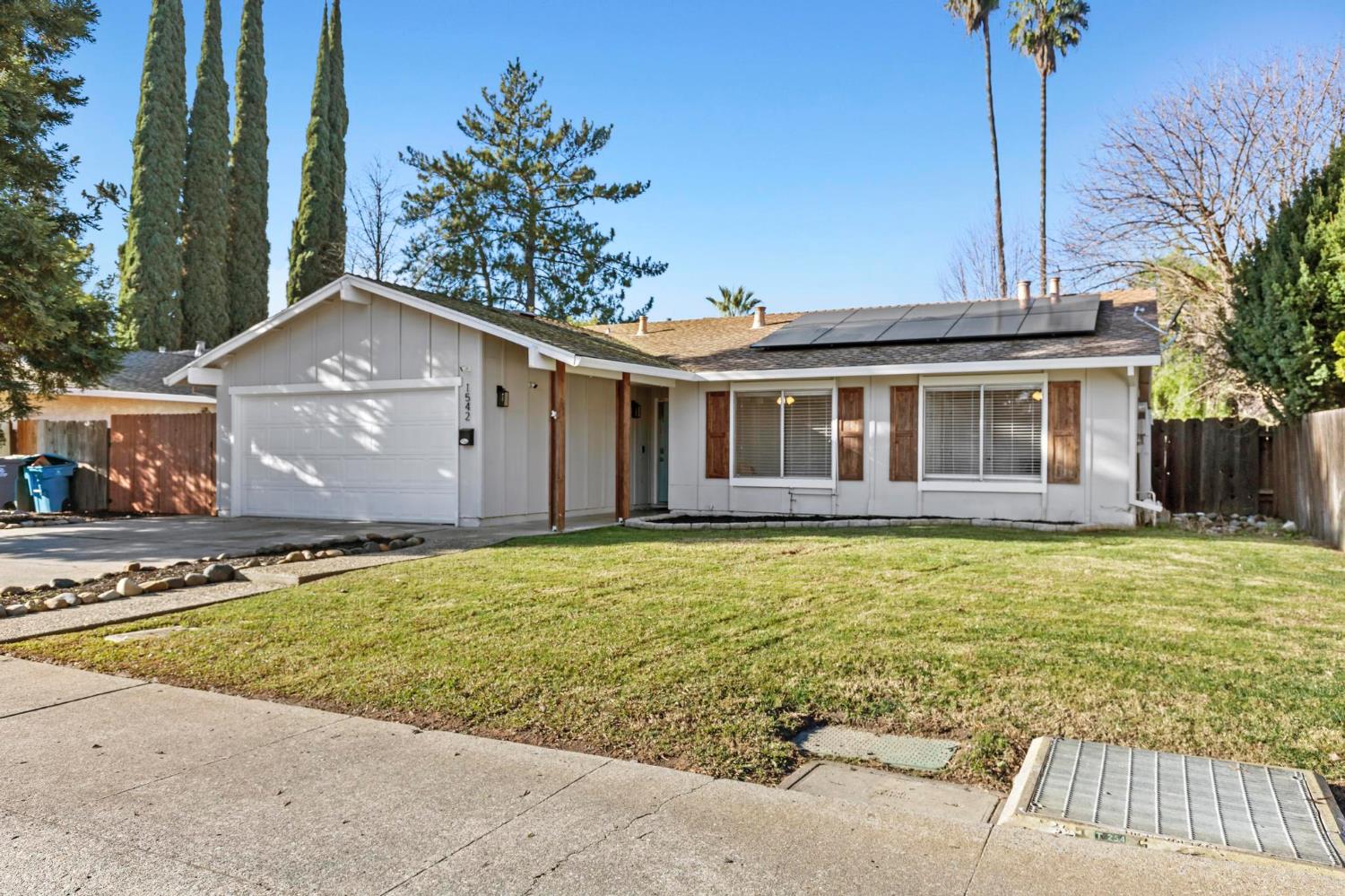 1542 Granada Way