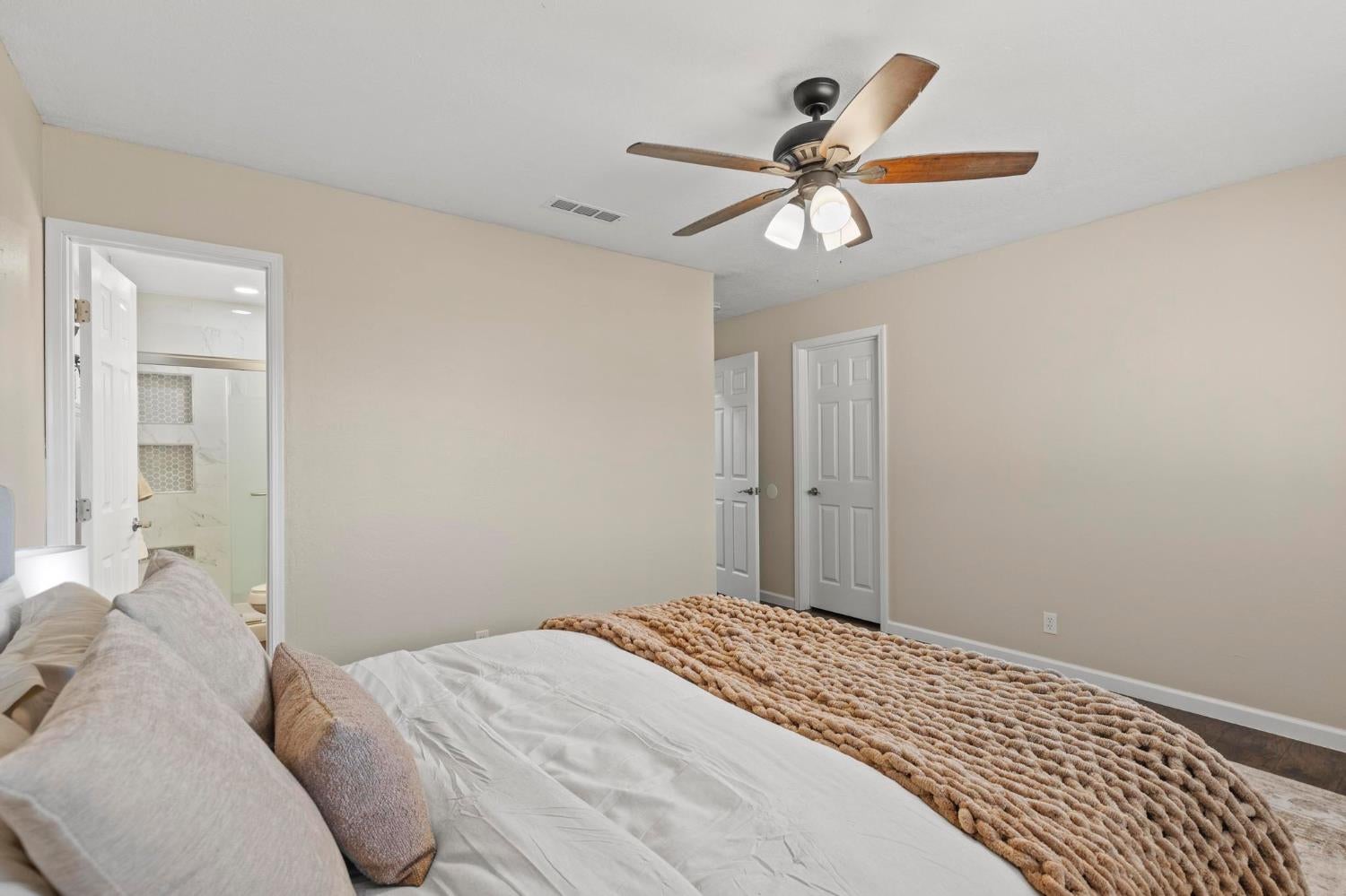 1542 Granada Way