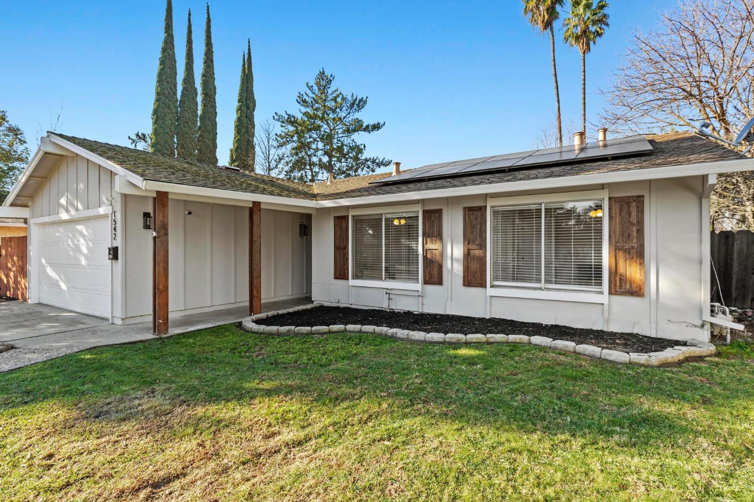 1542 Granada Way